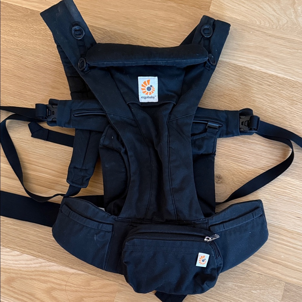 Ergobaby Midnight Black Carrier Omni 360